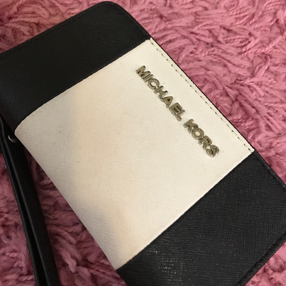 Michael Kors Wristlet